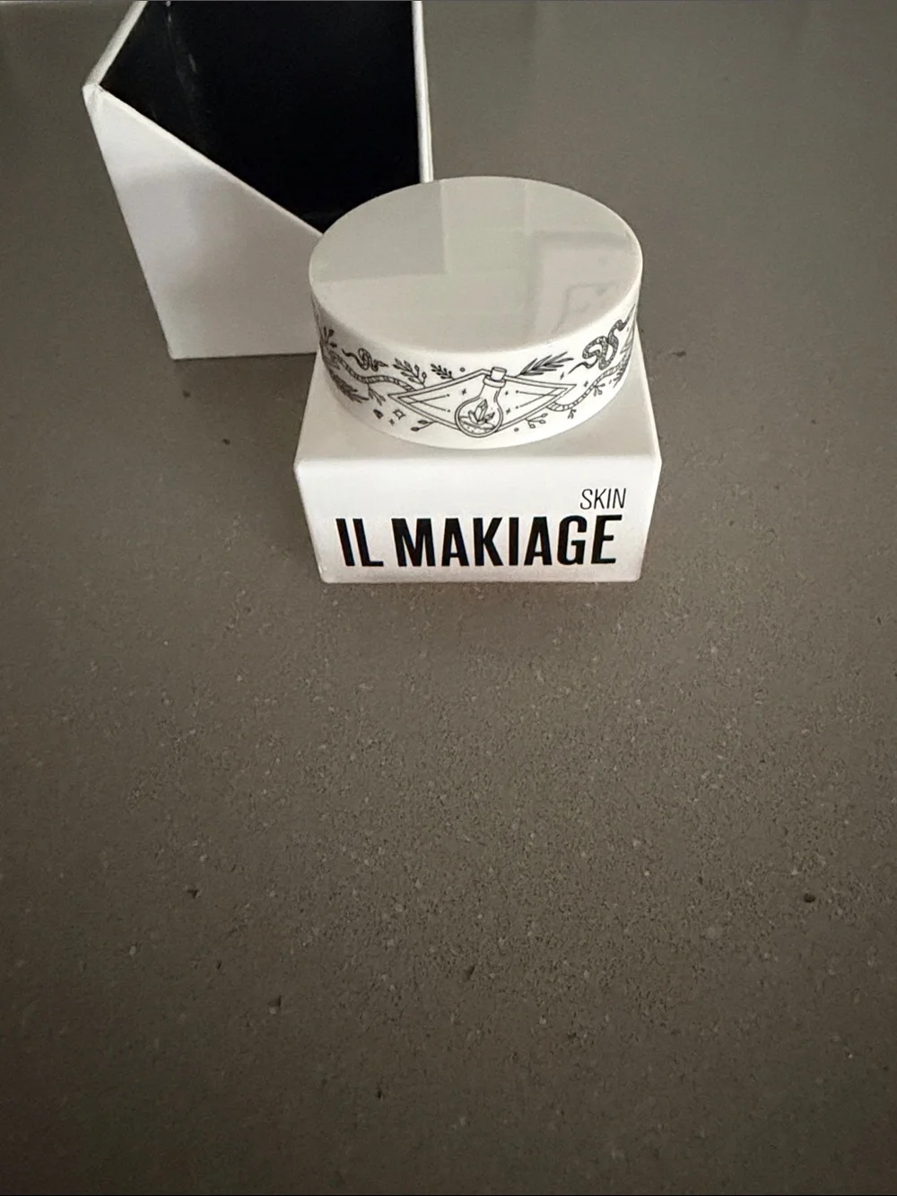IL MAKIAGE White Power Redo